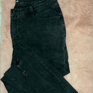 Curvy skinny leg black jeans. Size 12 in Womens.